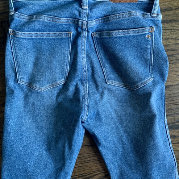 10" High-Rise Skinny Crop Jeans in Sheffield Wash - Picture 5 of 8